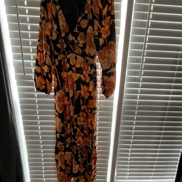 NWT Express Floral Maxi Dress - Picture 3 of 9